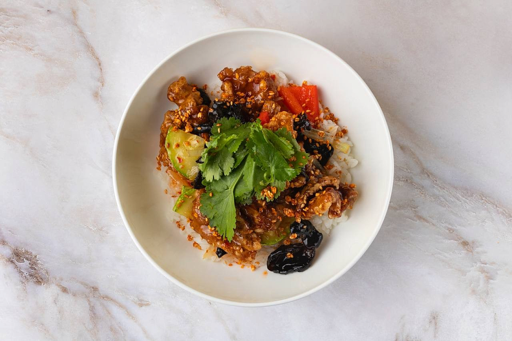 Рис со свининой в кислосладком соусе 