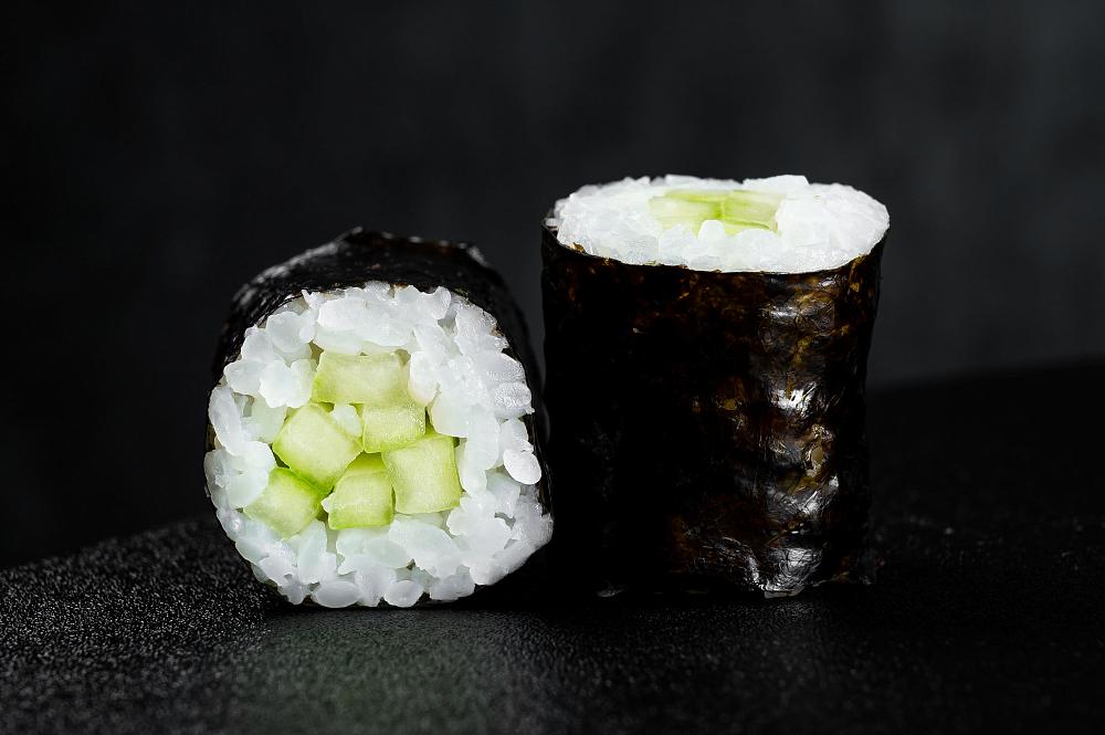 Ролл с огурцом