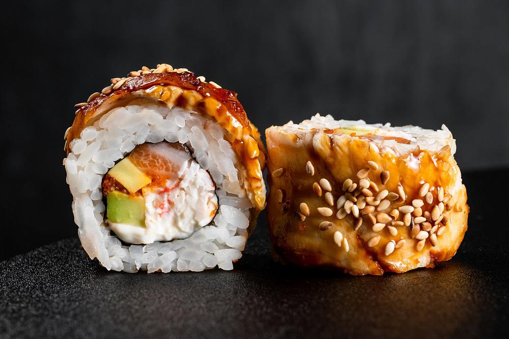 Ролл Канада с лососем